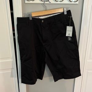 Black Khaki Shorts | Size 32